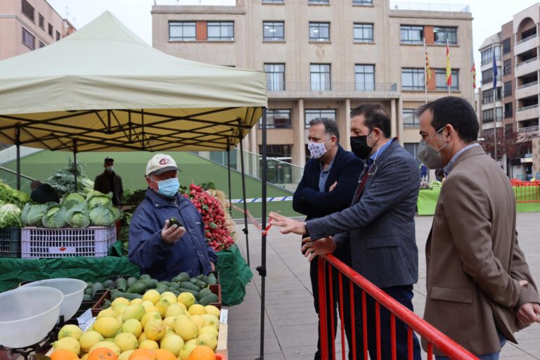 Carrefour de Vila-real posarà a la venda fruita i verdura dels productors locals del mercat del dijous