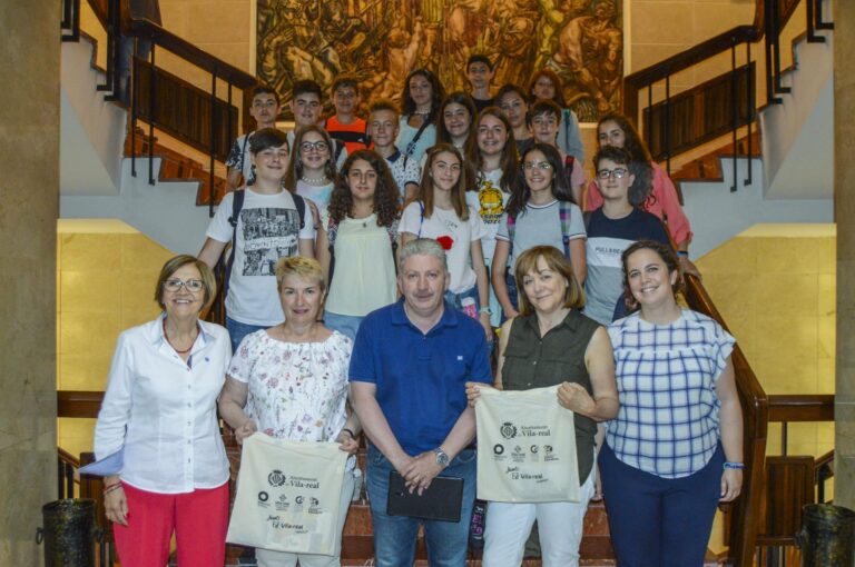 El Broch i Llop rep a 18 alumnes i dos professors de l'IES Reyno de Navarra d’Azagra