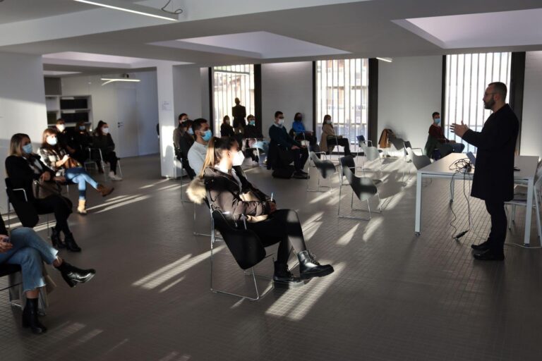 Vila-real dona treball a 24 joves gràcies al programa Empuju