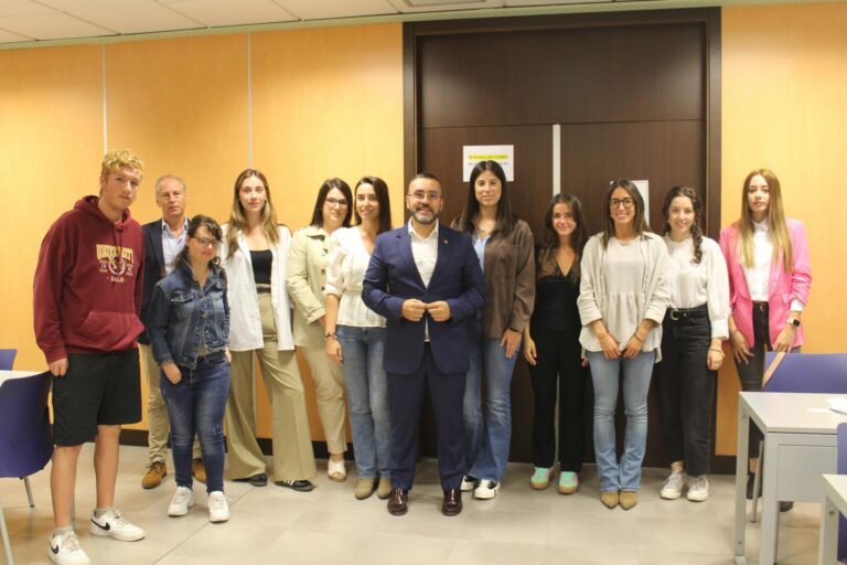 El lideratge de Vila-real en la lluita contra l’atur es referma amb la incorporació de 10 joves