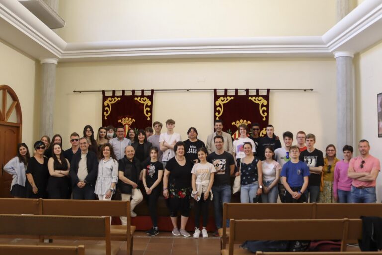 L' Ajuntament ha rebut un grup d'estudiants d'intercanvi del institut Broch i Llop