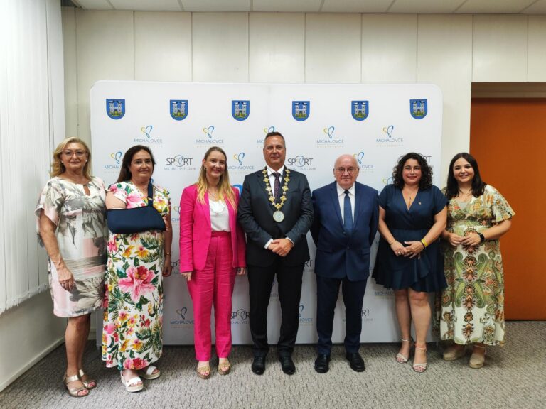 La delegació de Vila-real a Michalovce encapçalada per Fajardo rebuda per l’alcalde de la ciutat