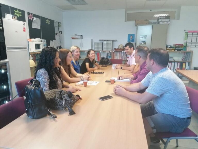 Educació es reuneix amb l’Ampa del col·legi Soriano per abordar les obres de reparació del sostre