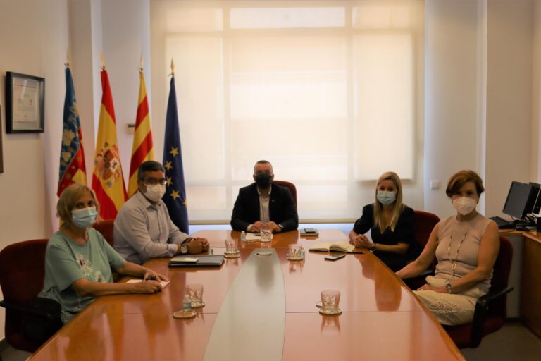 Benlloch mediarà amb la Generalitat per a resoldre la situació a la residència DomusVi, afectada per un brot de covid