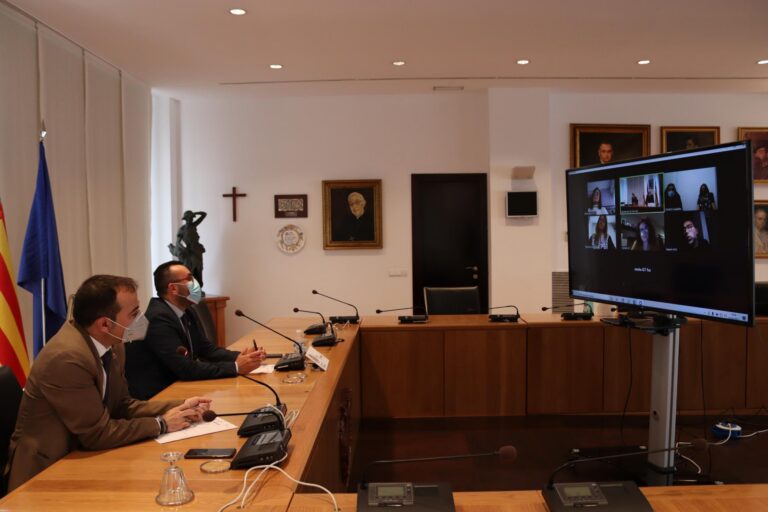 Atenen les propostes d'Ucovi per plantejar les necessitats del comerç local amb les restriccions