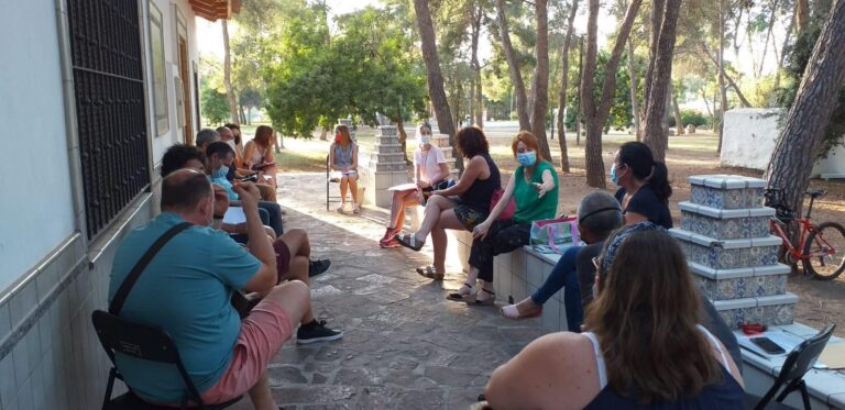 La regidora d'Educació es reuneix amb les AMPA de Vila-real per analitzar l'inici del pròxim curs escolar