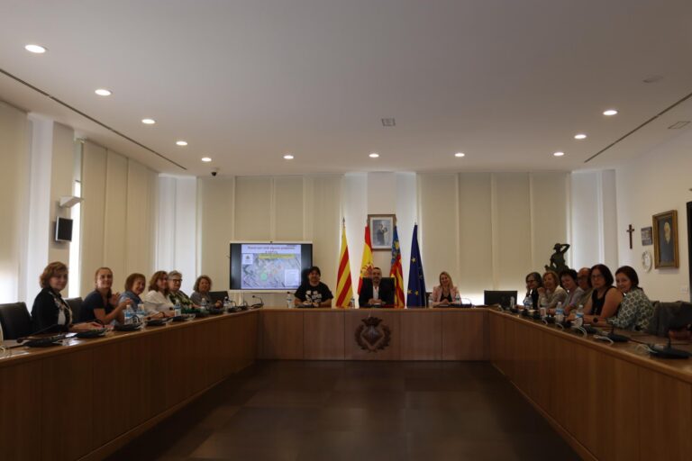 Benlloch es reuneix amb les entitats socials per avançar en la creació de l’espai inclusiu