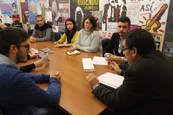 Reunió de treball entre l'Observatori 'Per una Vila-real + Neta' i Junta de Festes i penyes 