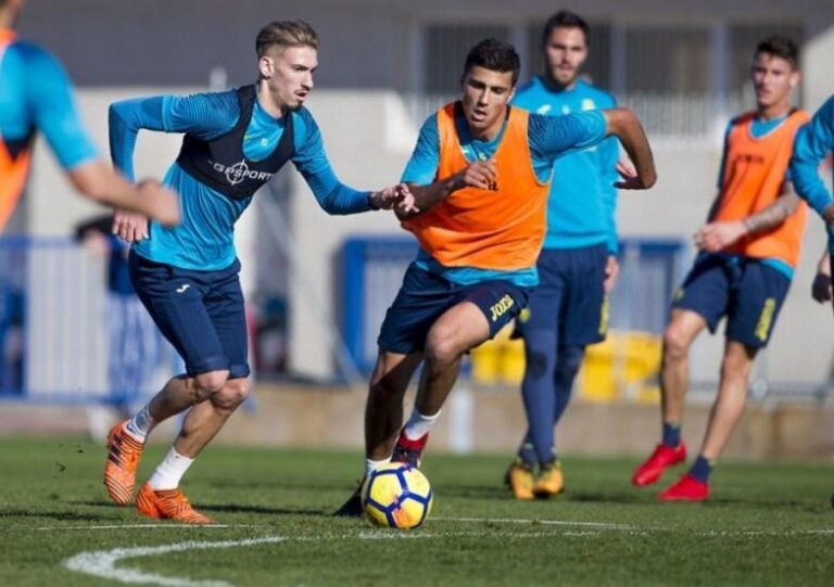 Javi Calleja avisa en la prèvia al duel: "La Reial Societat pot despertar en qualsevol moment"