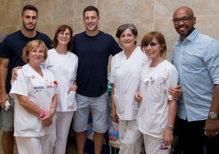 Centenars d'aficionats acudeixen a l'Estadi de la Ceràmica per a col·laborar en 'Dóna Sang'