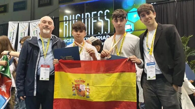 Dos alumnes del Col·legi Santa María triomfen a Nova York