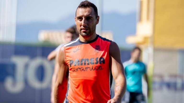 Santi Cazorla fa una crida a l'afició per a aconseguir junts la permanència
