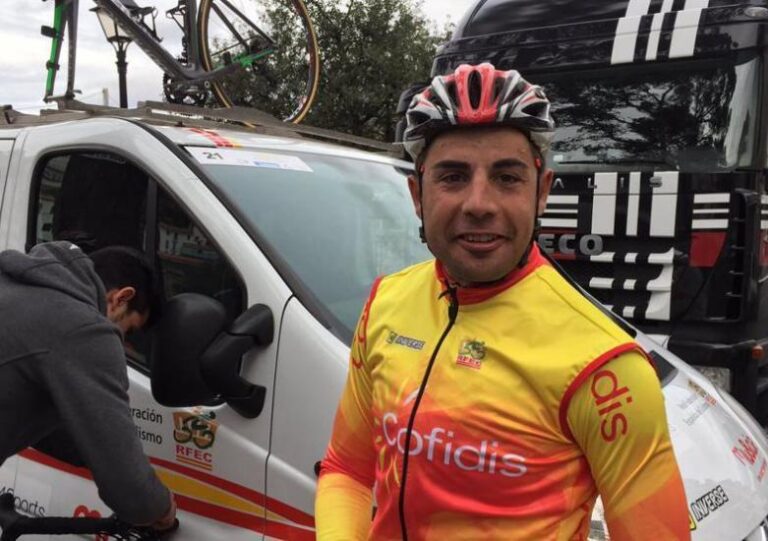 El Caixa Rural fitxa al vila-realenc Sebastián Mora, campió del món de pista, per a aquesta temporada