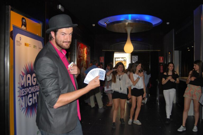 La màgia invadirà els locals de Vila-real per fomentar el Servei Responsable