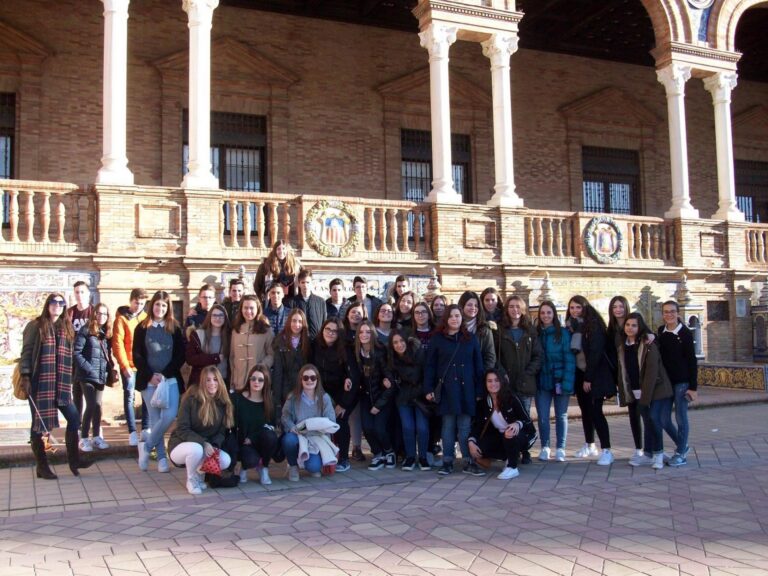 Els alumnes de 4t d'Eso de l'IES Francesc Tàrrega visiten Sevilla i Còrdova
