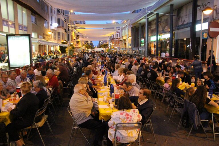 Vila-real entra en el últim cap de setmana de les festes amb la X Sopar de germanor per a veïns i veïnes