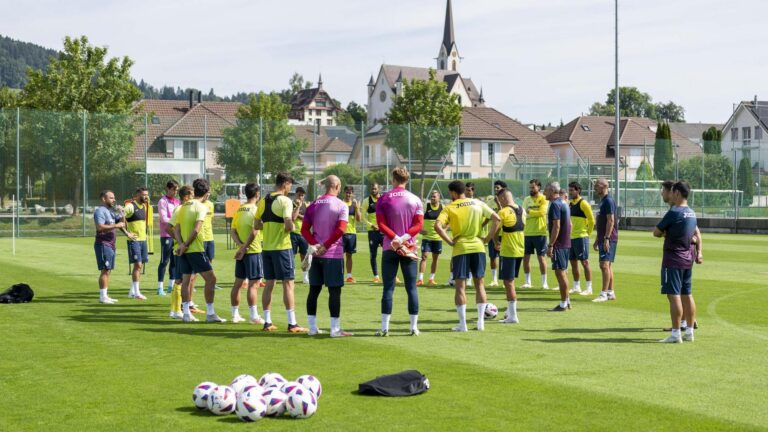 El Villareal CF completa la primera sessió d’entrenament a Suïssa