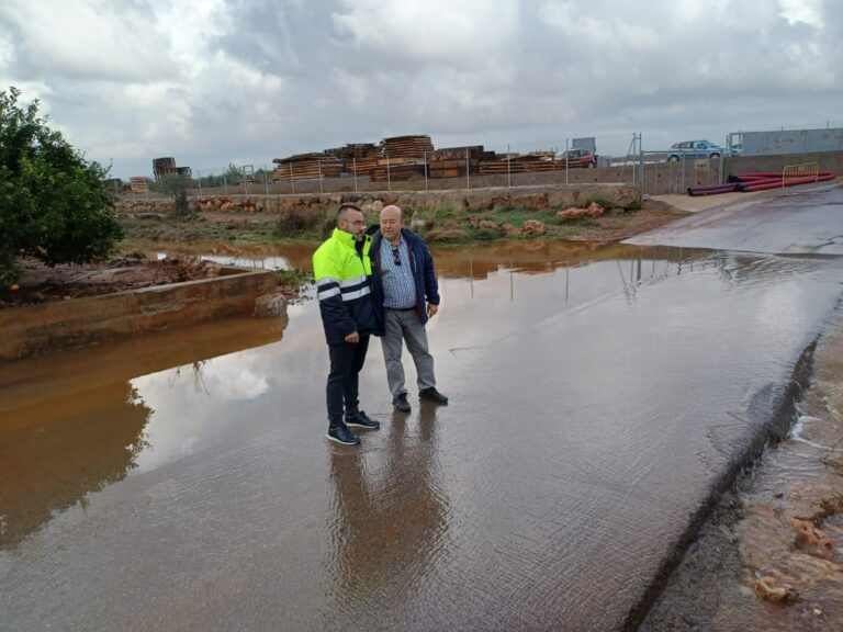 Benlloch visita els llocs més conflictius afectats per la Dana a Vila-real per avaluar els danys