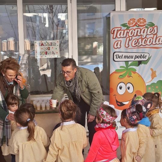 La campanya 'Taronges del meu poble a l’escola' arriba als centres educatius de la ciutat