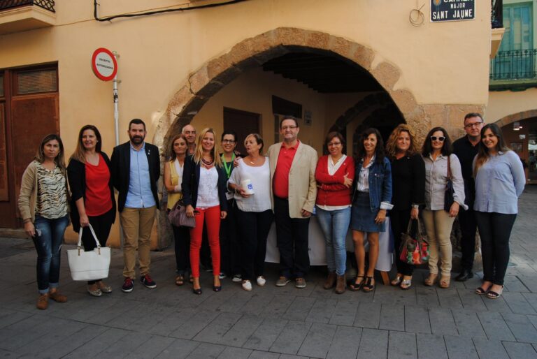 AFA Castelló instal·la una taula informativa amb motiu del Dia de l'Alzheimer