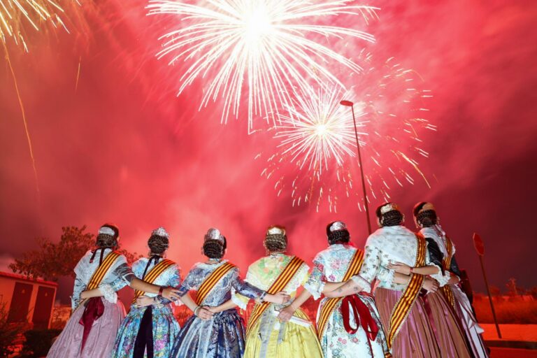 Fi a les festes patronals amb el tradicional correfoc i el castell final