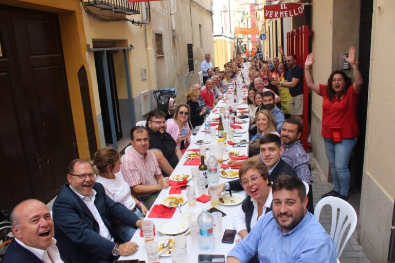 Aquest migdia ha tingut lloc el tradicional dinar de festes del PSPV-PSOE a la penya El Vermelló