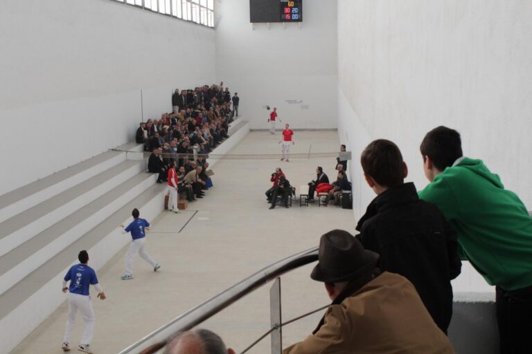 Obrin de nou el trinquet municipal i el Triatló Sprint serà la primera prova esportiva grupal post covid