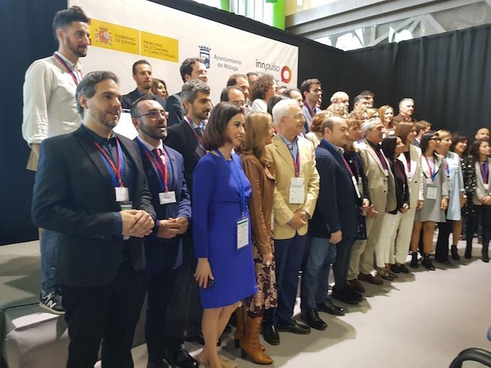 La III Trobada d'Alcaldes de la Xarxa Innpulso coneix la innovació i tecnologia de Vampirako Studio