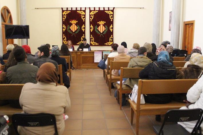 L’Oficina Pangea aprofundeix en la llei d’estrangeria amb una xarrada a Serveis Socials el dijous