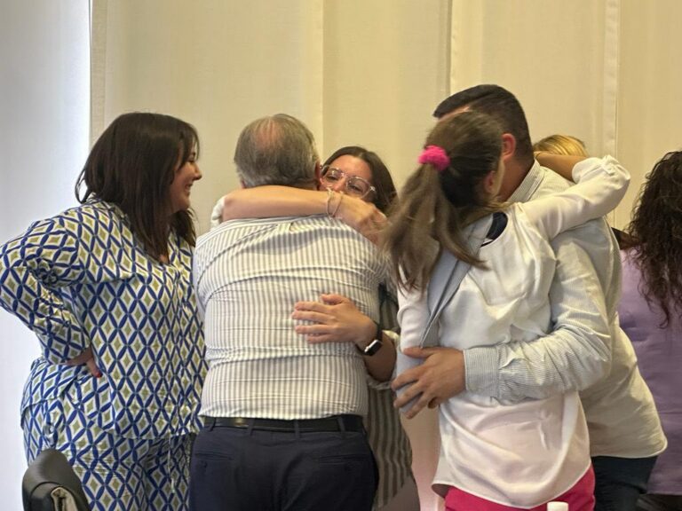 Vila-real celebra l’últim ple de la legislatura entre abraçades i agraïments