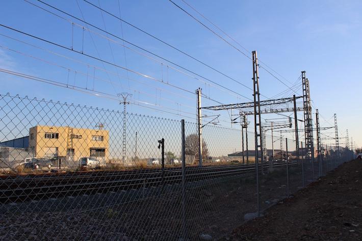 Adif instal·la una tanca de protecció que abasta tot el recorregut del tren al seu pas per Vila-real