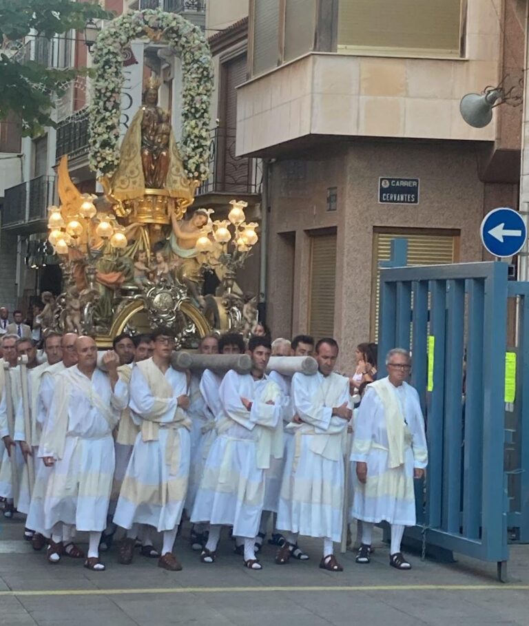 Missa solemne i processó per venerar la Verge de Gràcia en Vila-real