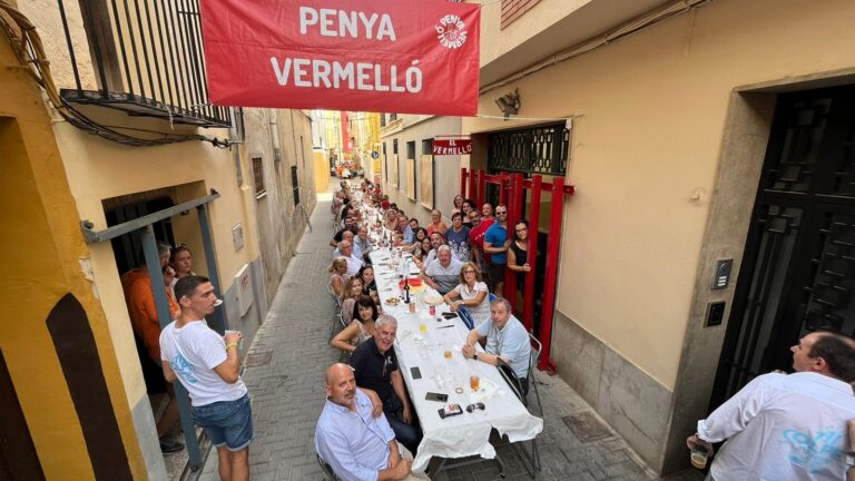 La penya El Vermelló disfruta del seu dinar de germanor