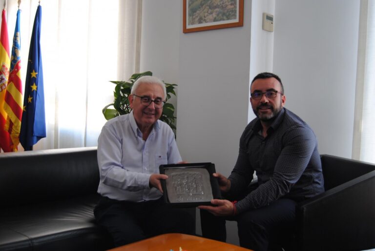 L’Ajuntament edita un facsímil de ‘Historia de Vila-real’, l’obra escrita per Inza i Escuder en el segle XVIII