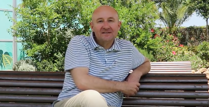 Vicent Usó presenta hui la seua última obra ‘El paradís a les fosques’, guanyadora del premi Enric Valor