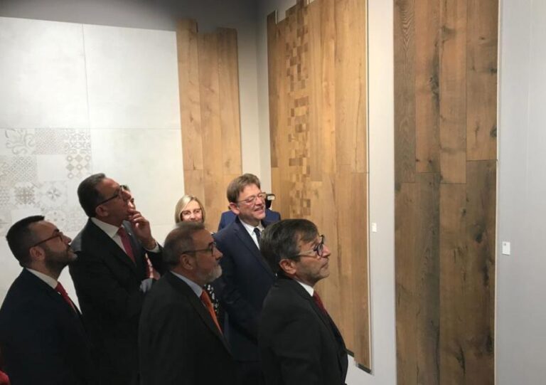 Puig visita a les empreses ceràmiques de Vila-real que presenten les últimes novetats a Cevisama