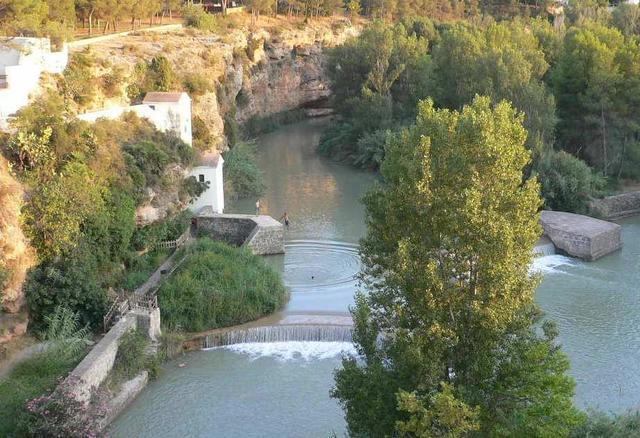 'Els Matxos' on va morir ahir el jove és lloc de "domini públic" però amb senyals que prohibeixen el bany