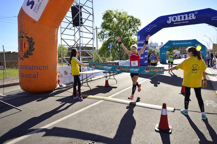 Youssef Benazzouz i Sheila Simao Vale s’imposen en la XXXIV Mitja Marató