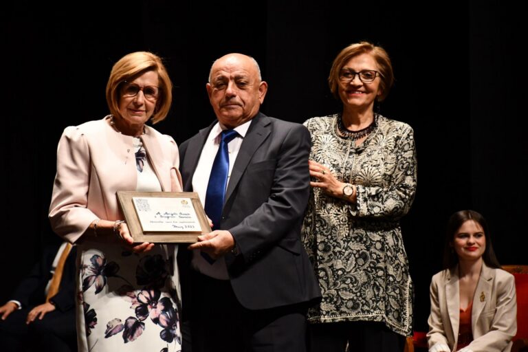 Vila-real celebra l’homenatge als matrimonis que enguany celebren les noces d’or