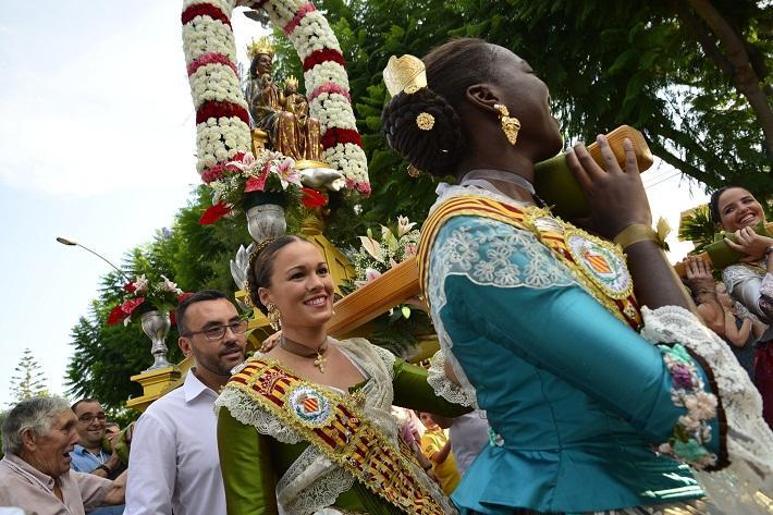 Les festes de la Mare de Déu de Gràcia acaben amb l'ofrena de flors, la processó de retorn i l'actuació dels Sírex
