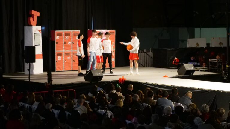 JuCar destina la XXII Desfilada Solidària a un centre educatiu de Ruanda