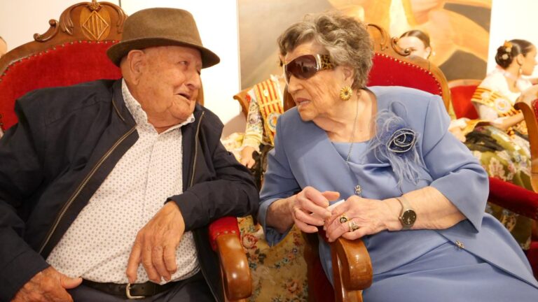 Vila-real ret homenatge als veïns més longeus amb un emotiu acte