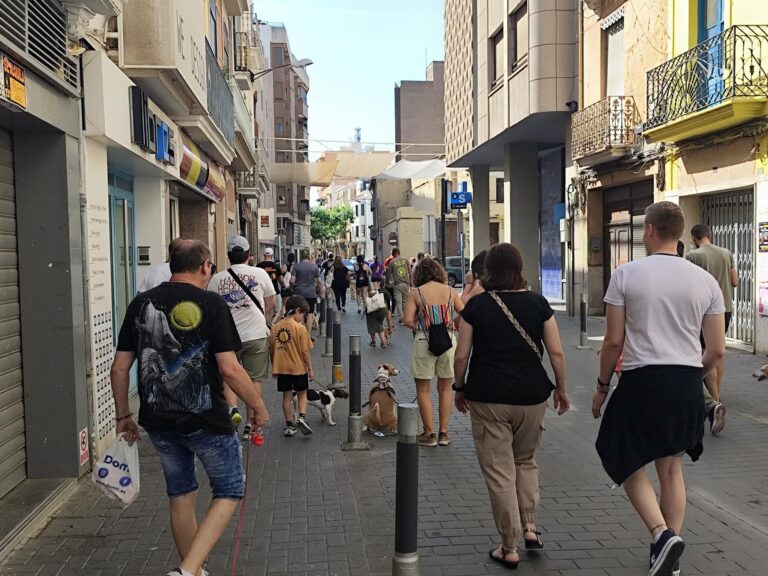 L’alcalde de Vila-real participa en la marxa solidària ‘Patitas en Acción’