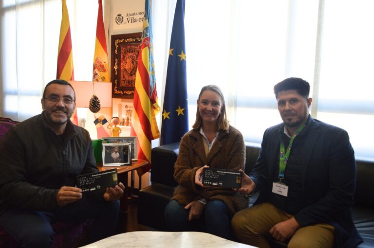 Un torró accessible i solidari arriba a Vila-real per ajudar xiquets amb sordceguesa