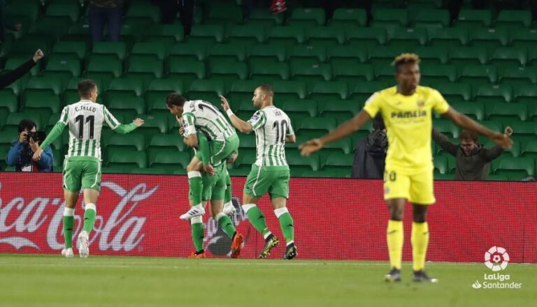 El Villarreal desaprofita un penal en el minut 89 i viu un final dramàtic en el camp del Reial Betis (2-1)