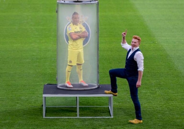 El Mag Yunke va fer aparèixer a Santi Cazorla davant l'expectació de 4.500 aficionats ‘groguets’