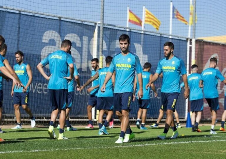 Escribá convoca a N’Diaye i altres del planter però es queda sense Mario per al Carranza