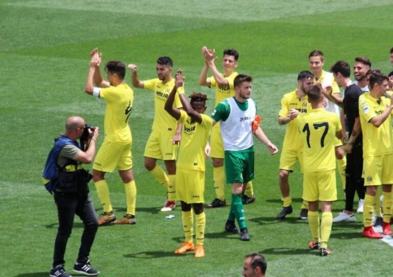 Un gran Villarreal B supera al Fuenlabrada en un Mini entregat (2-0) i es classifica per a la ronda final