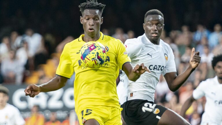 El Villarreal empata davant el Valencia en un partit d’emocions fortes i moltes ocasions a Mestalla (1-1)