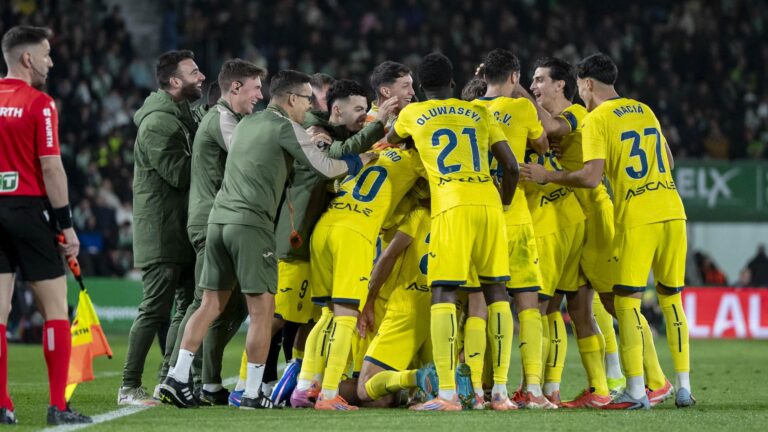El Villarreal es mostra molt superior a l’Elx i aconseguix una àmplia victòria al Martínez Valero (1-3)